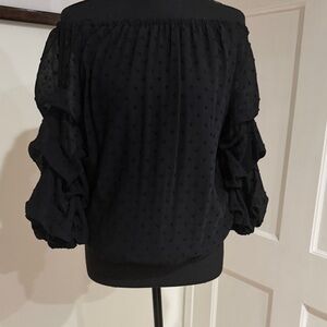 Vince Camuto Black Textured Off-Shoulder Blouse
